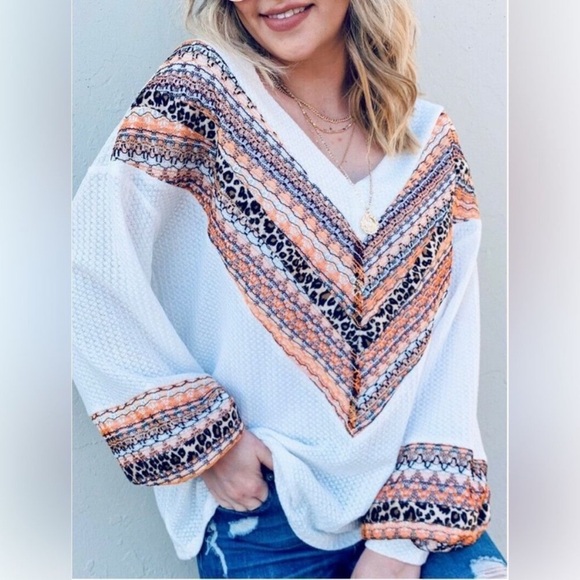 Flattering, perfect fitting light sweater - Picture 4 of 14